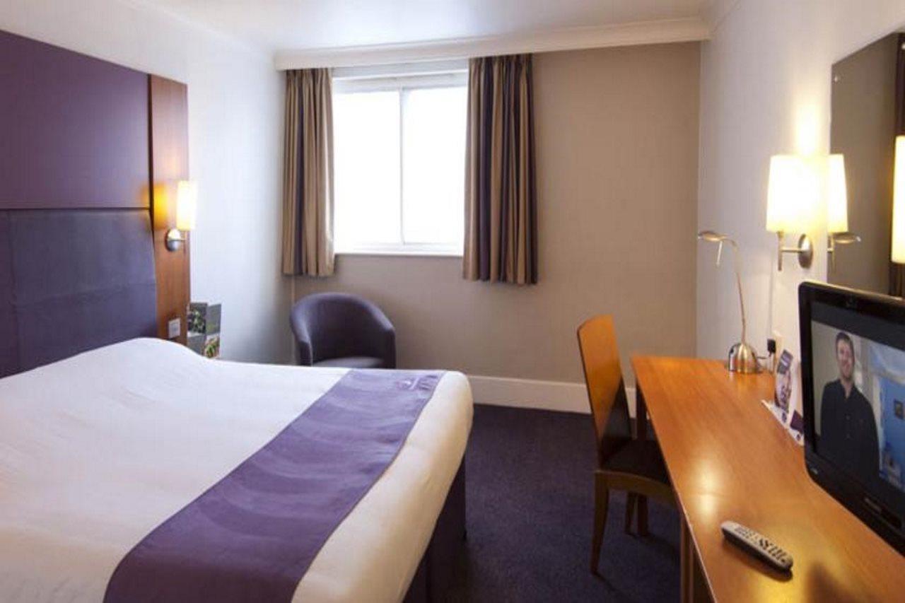 Premier Inn Premier Inn 贝格绍 外观 照片