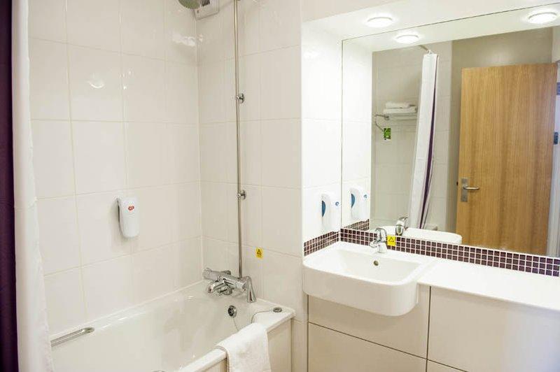 Premier Inn Premier Inn 贝格绍 外观 照片