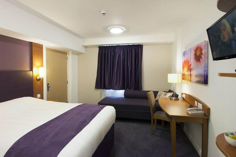 Premier Inn Premier Inn 贝格绍 外观 照片